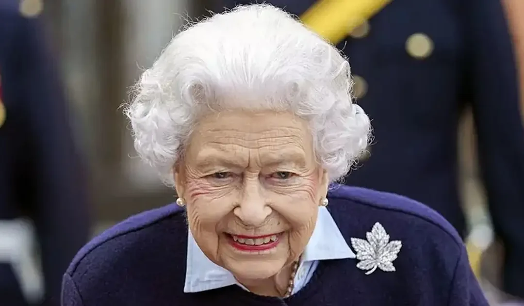 A Love Letter to the Queen and an apology for what others have said (They did not mean it)